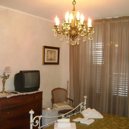 Otel La Petite Maison 3*