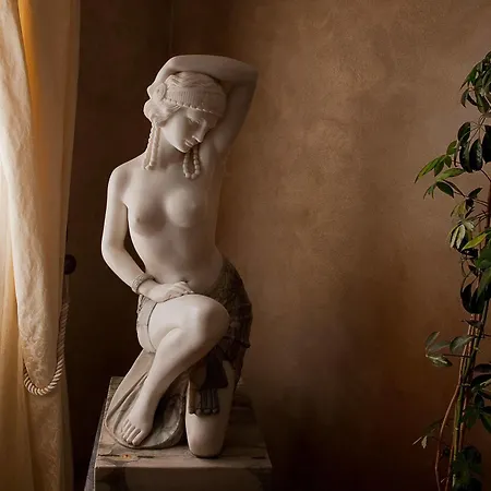 La Petite Maison 3*