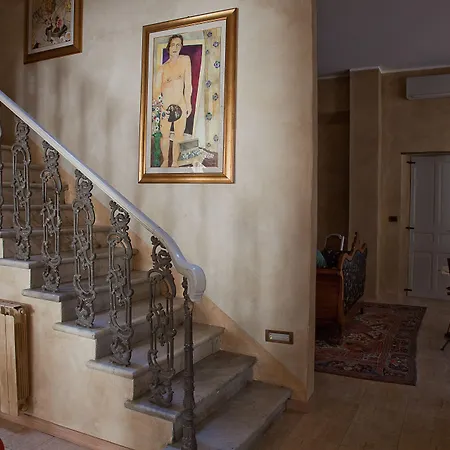La Petite Maison فندق فياريجيو