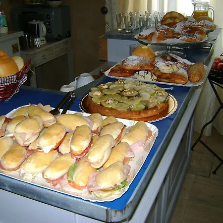 La Petite Maison فندق 3*