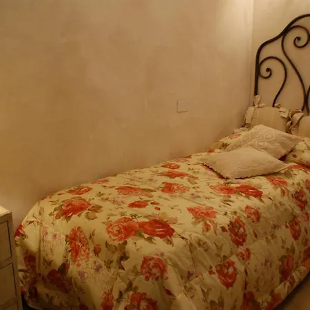 La Petite Maison 3* فياريجيو