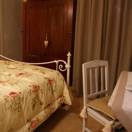 La Petite Maison فندق 3*
