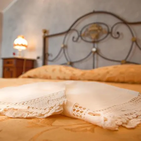 La Petite Maison فندق فياريجيو