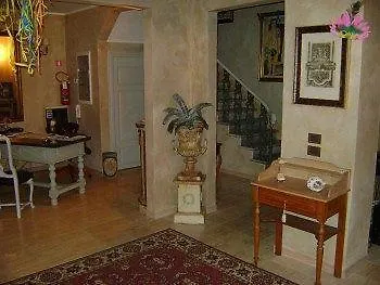 La Petite Maison В'яреджо