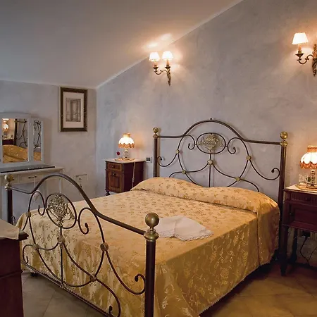 La Petite Maison 3* فياريجيو