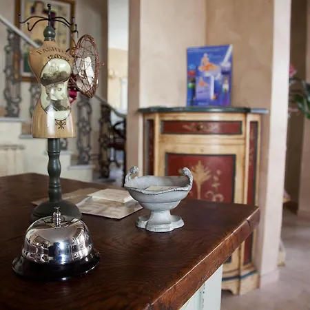 فندق La Petite Maison 3*