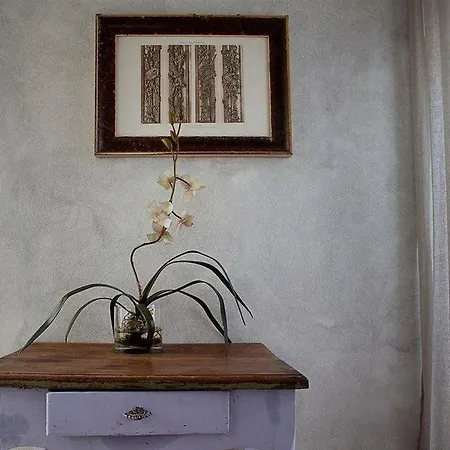 La Petite Maison فندق 3*