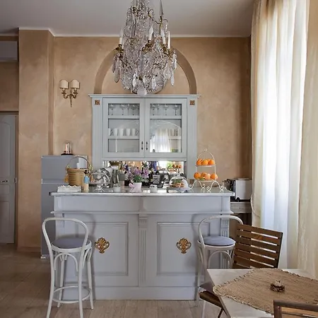 La Petite Maison